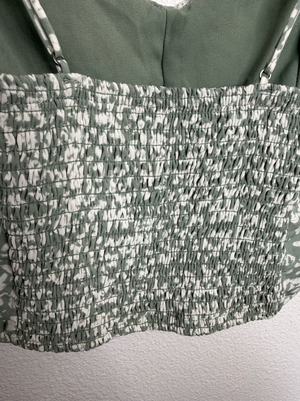Abercrombie & Fitch Faux Silk Ruched Cropped Cami S - Picture 4 of 5